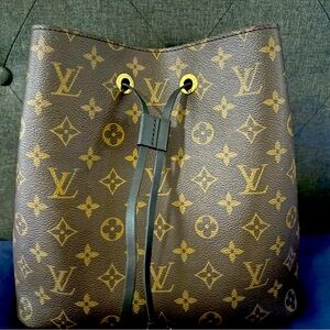 Louis Vuitton - NeoNoe